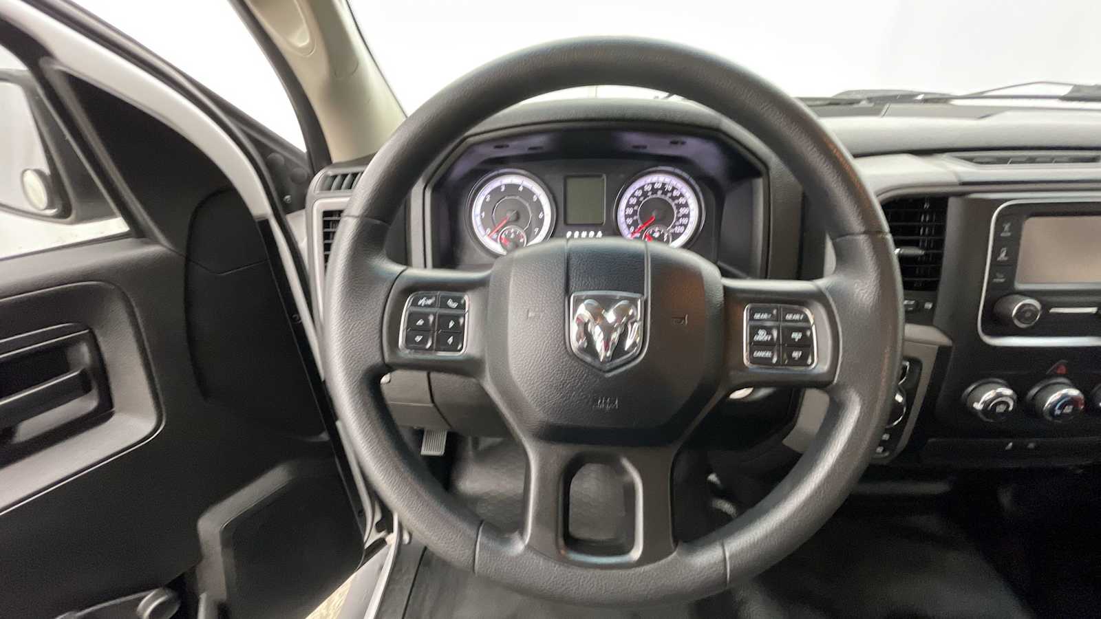 Thumbnail: 2021 RAM 1500 Classic - 9