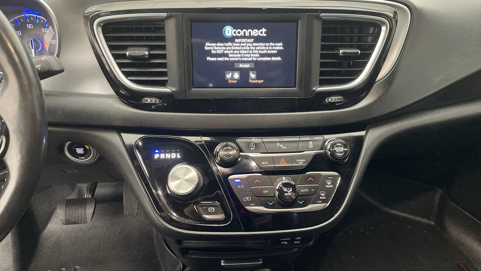 Thumbnail: 2019 Chrysler Pacifica - 17