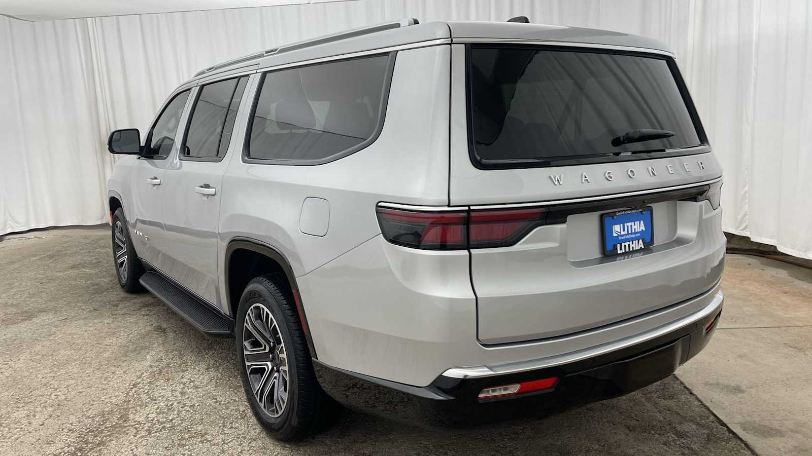 Thumbnail: 2025 Jeep Wagoneer - 35