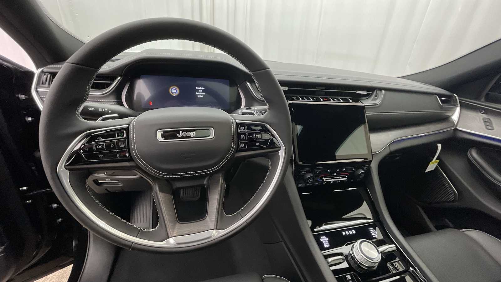 Thumbnail: 2025 Jeep Grand Cherokee - 3