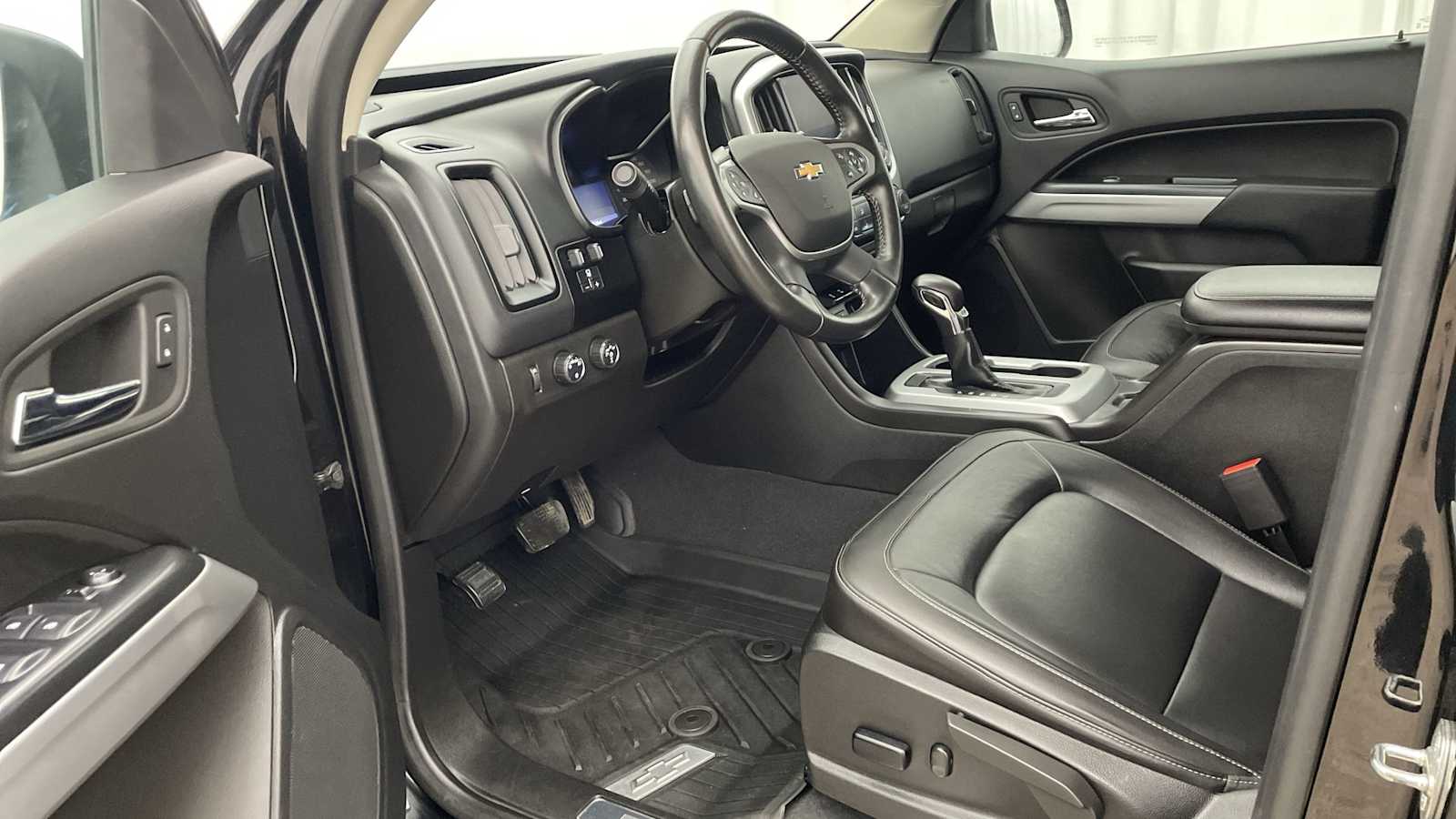 Thumbnail: 2022 Chevrolet Colorado - 2