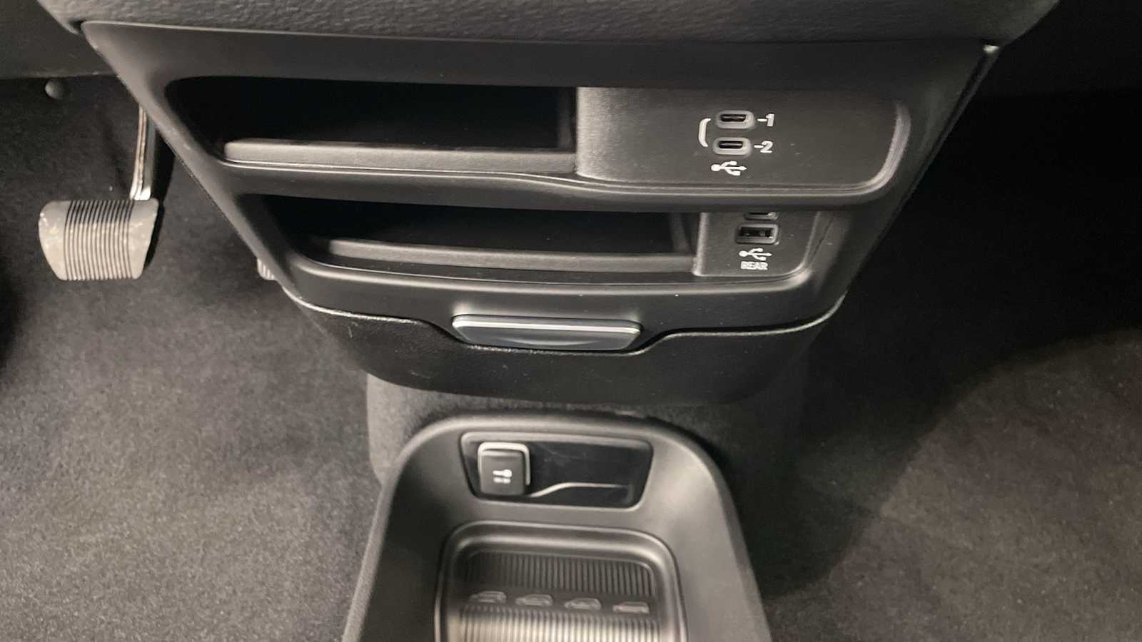 Thumbnail: 2026 Chrysler Pacifica - 20