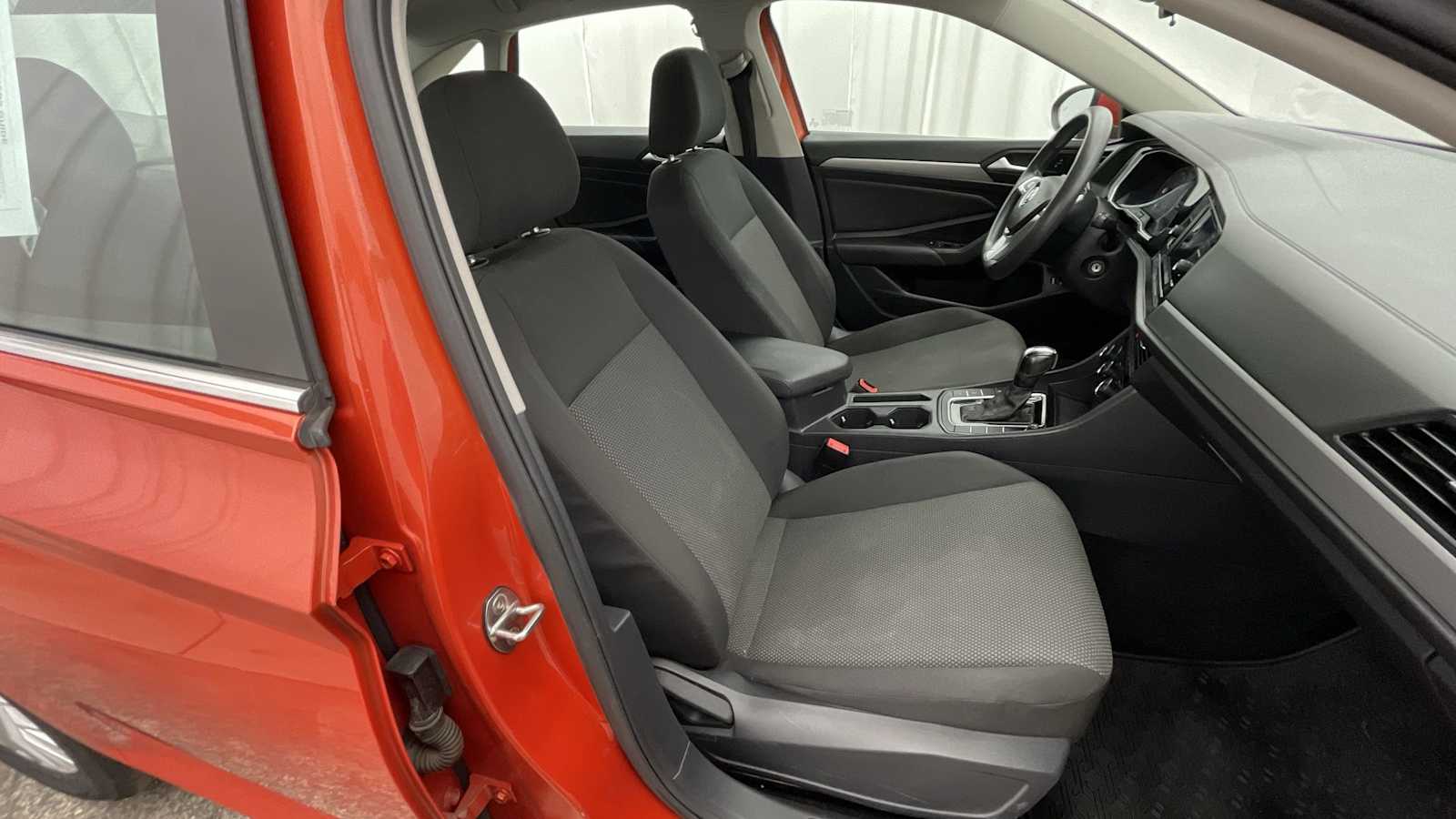 Thumbnail: 2019 Volkswagen Jetta - 9