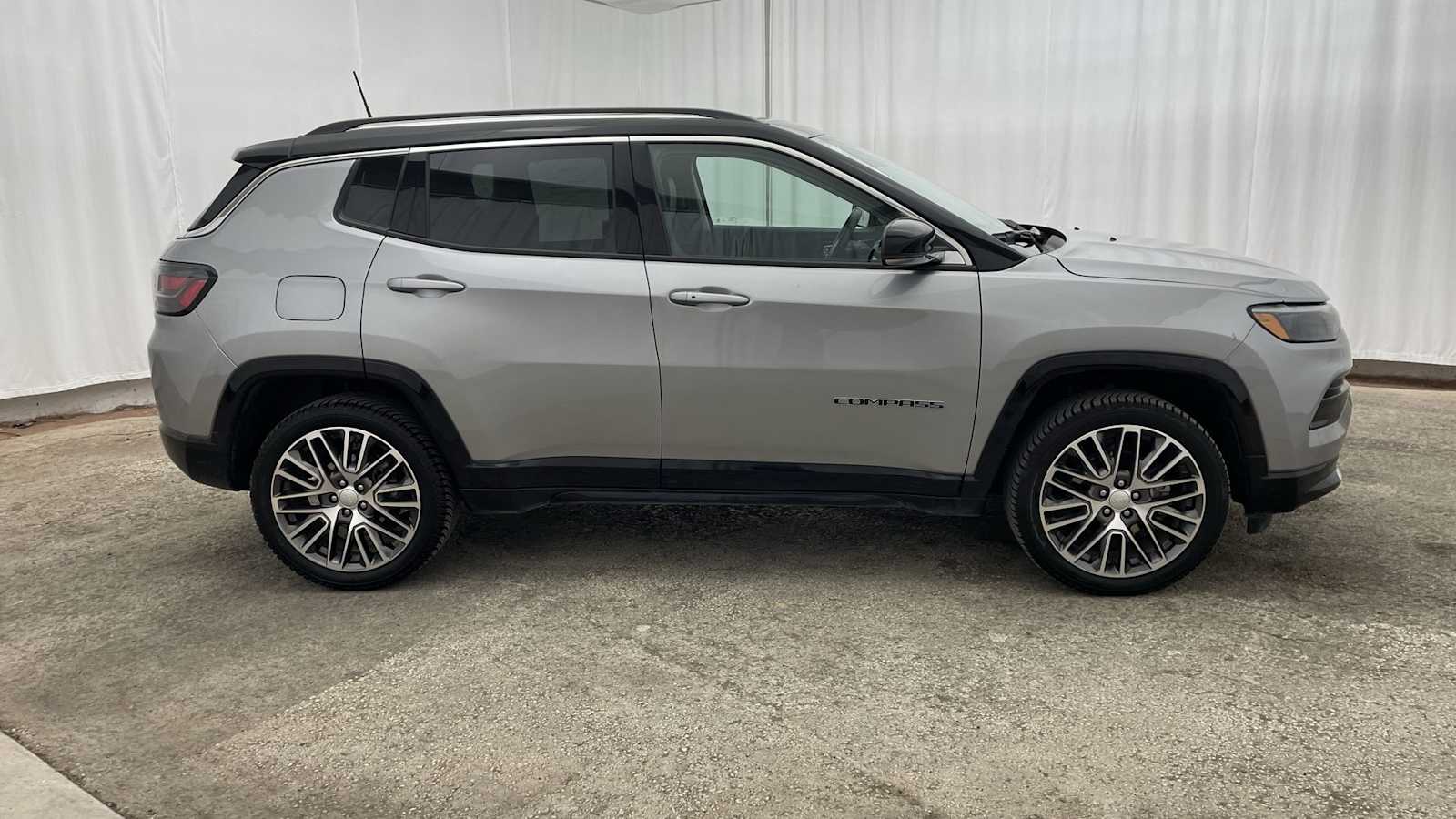 Thumbnail: 2022 Jeep Compass - 37