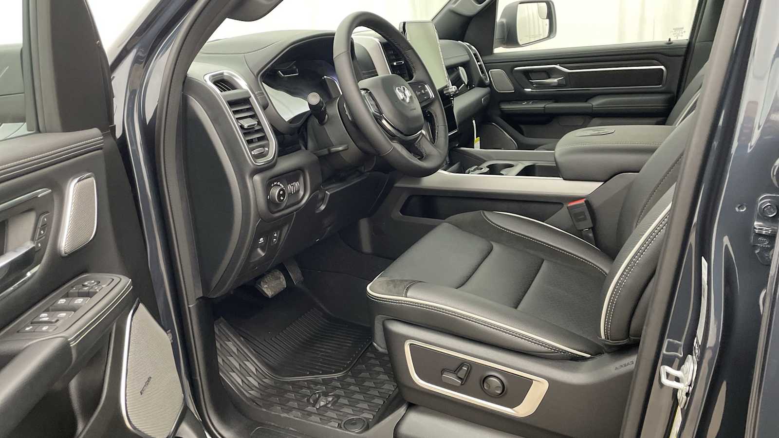 Thumbnail: 2026 RAM 1500 - 2