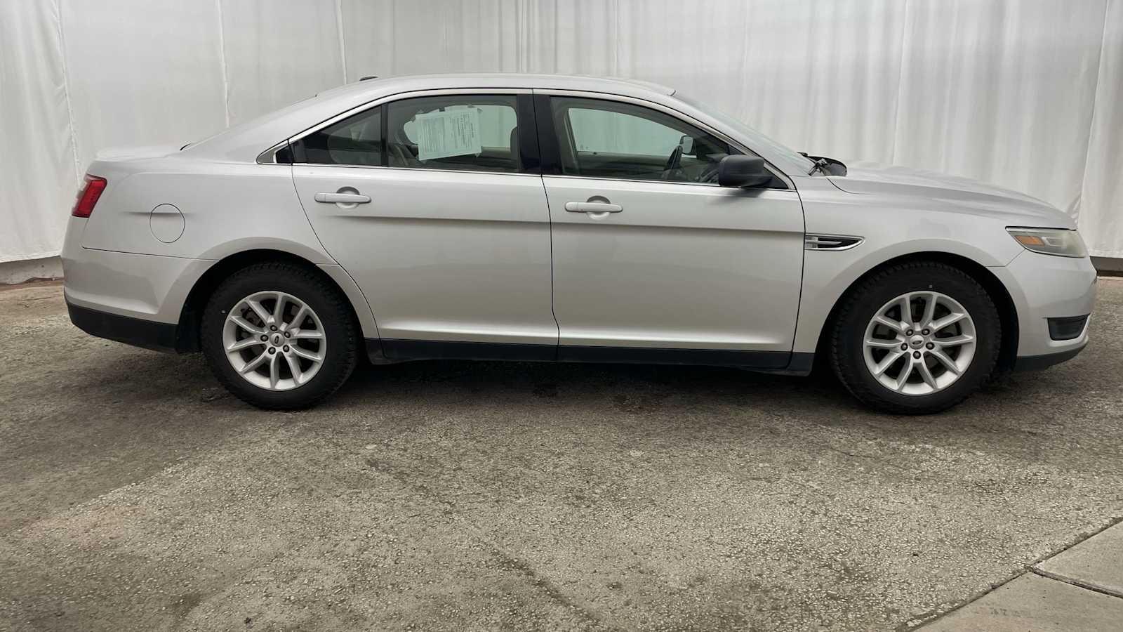 Thumbnail: 2013 Ford Taurus - 31