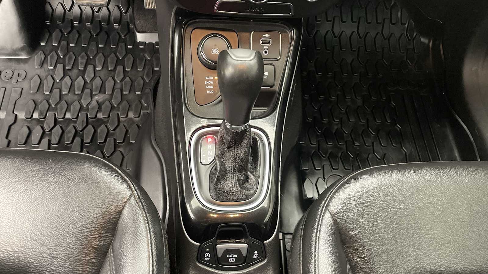 Thumbnail: 2018 Jeep Compass - 18