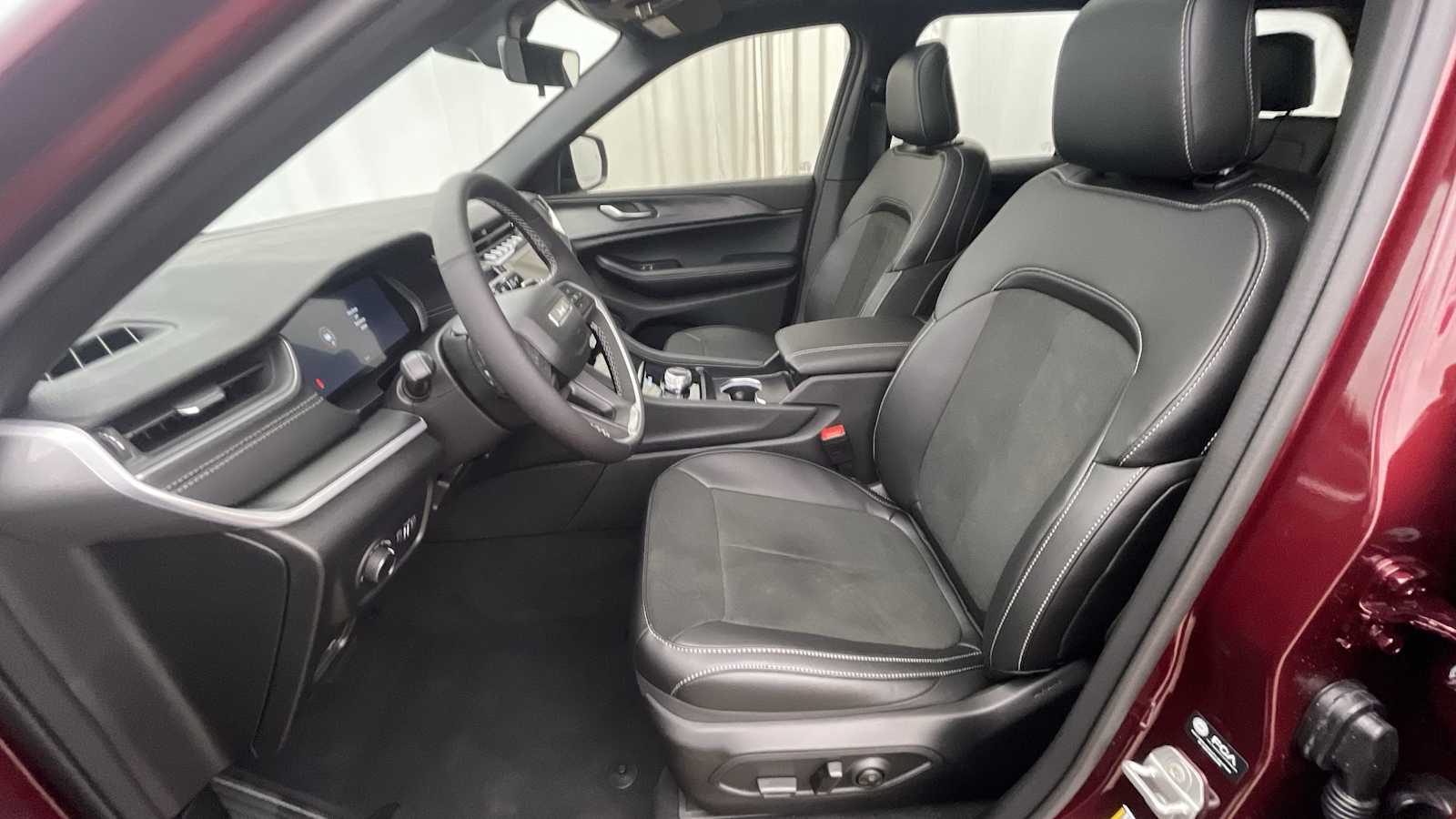 Thumbnail: 2025 Jeep Grand Cherokee - 5