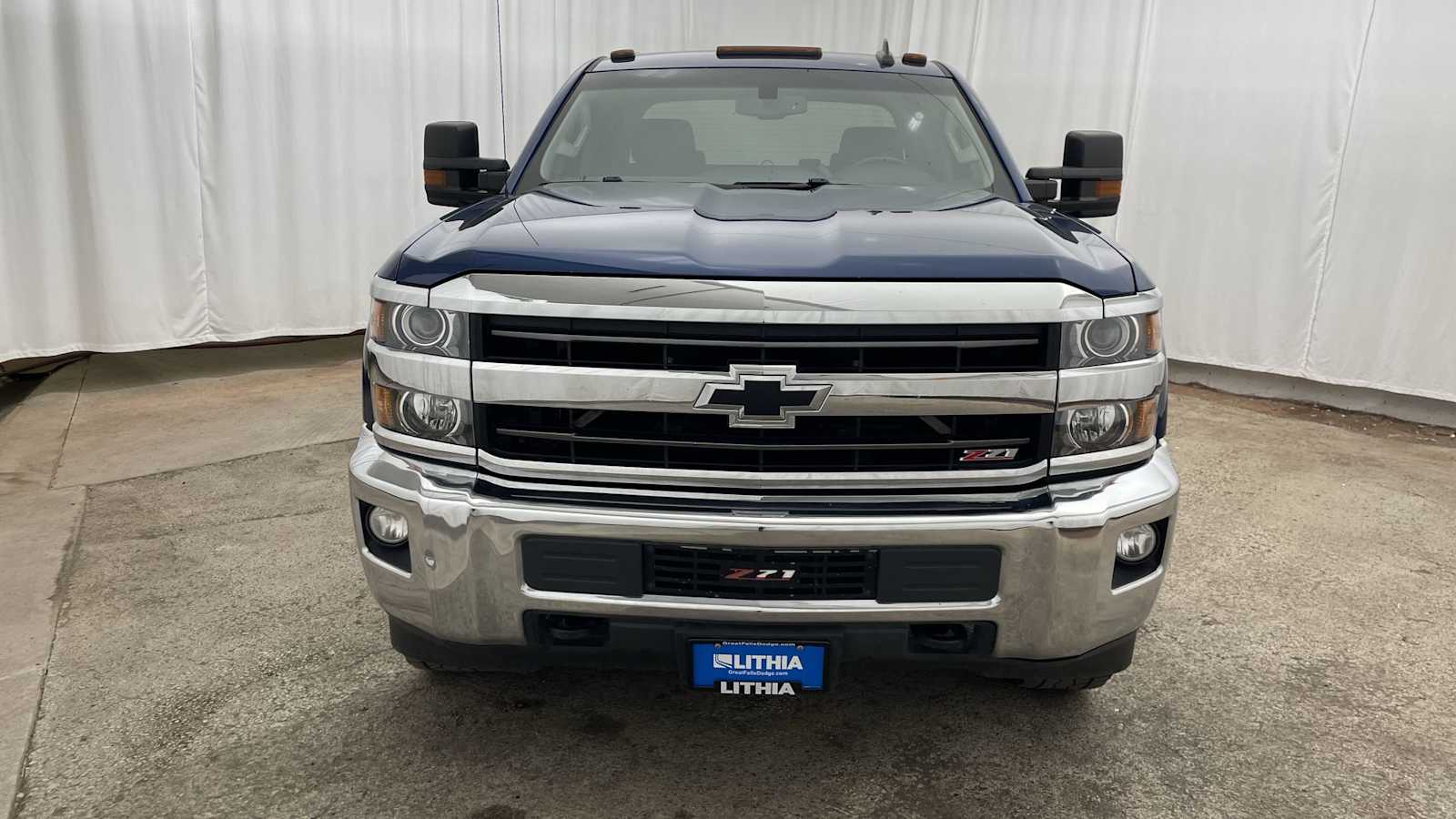 Thumbnail: 2018 Chevrolet Silverado 3500 - 36