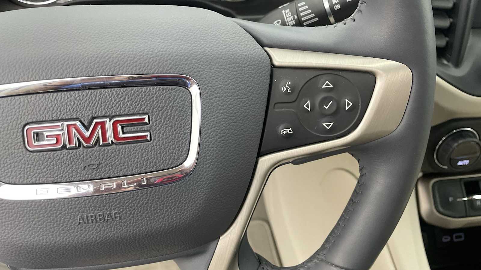 Thumbnail: 2022 GMC Acadia - 17