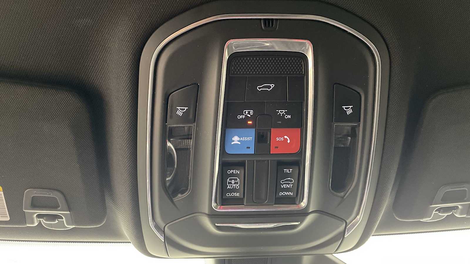 Thumbnail: 2023 Jeep Grand Cherokee - 23