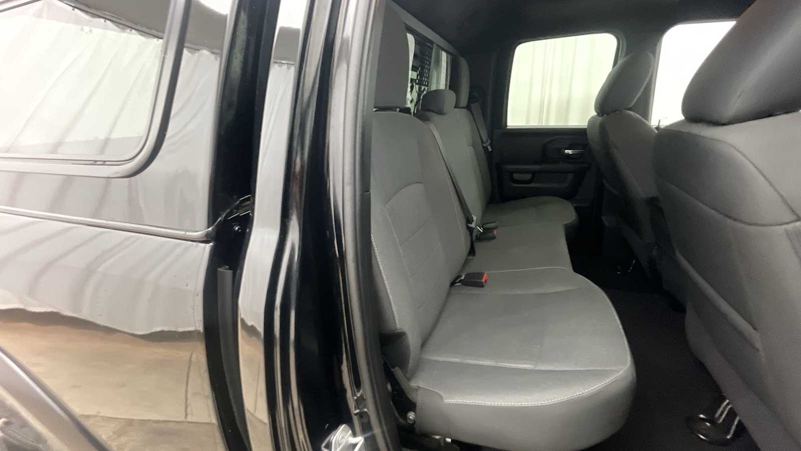 Thumbnail: 2024 RAM 1500 Classic - 10