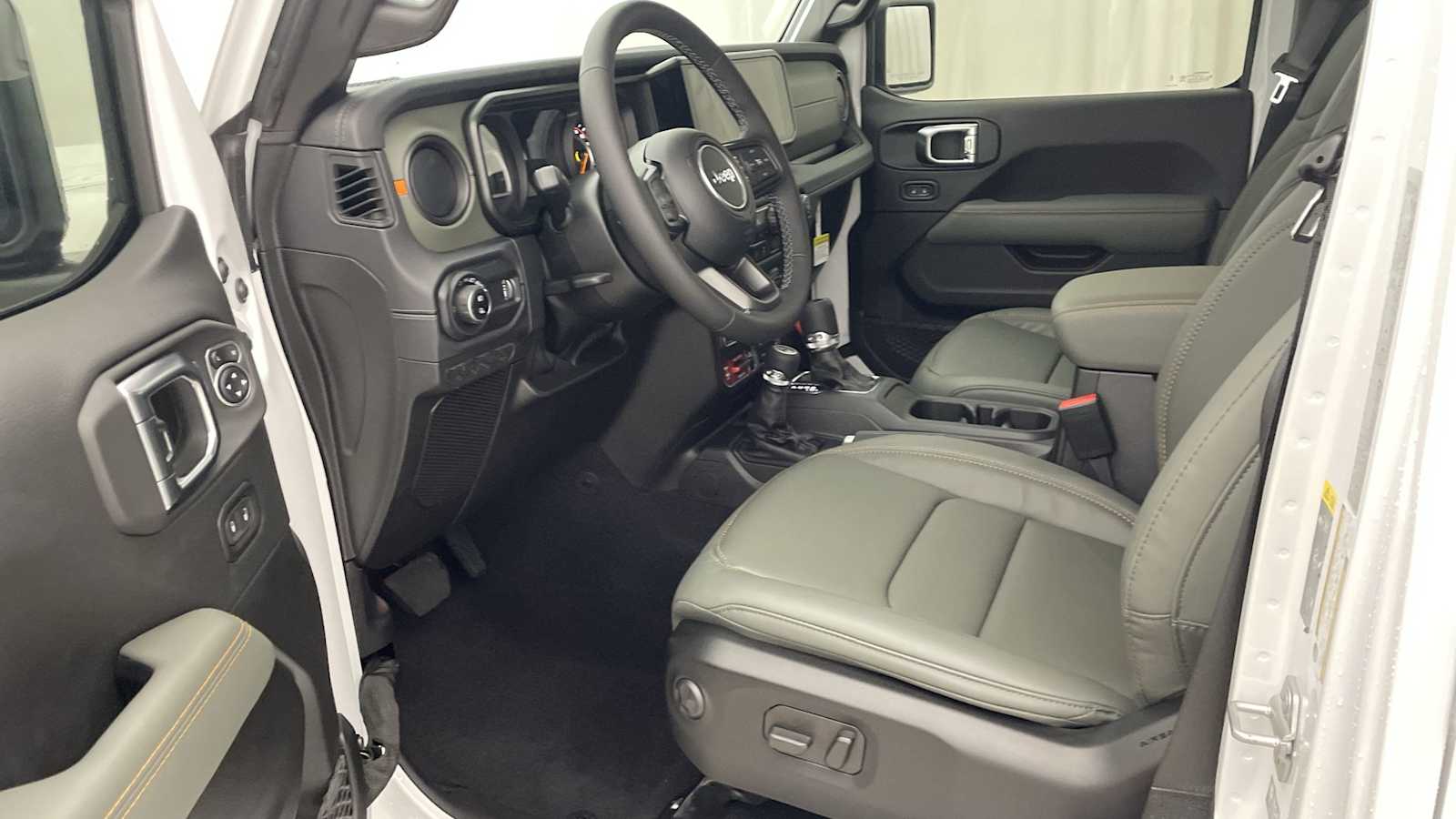 Thumbnail: 2025 Jeep Gladiator - 2