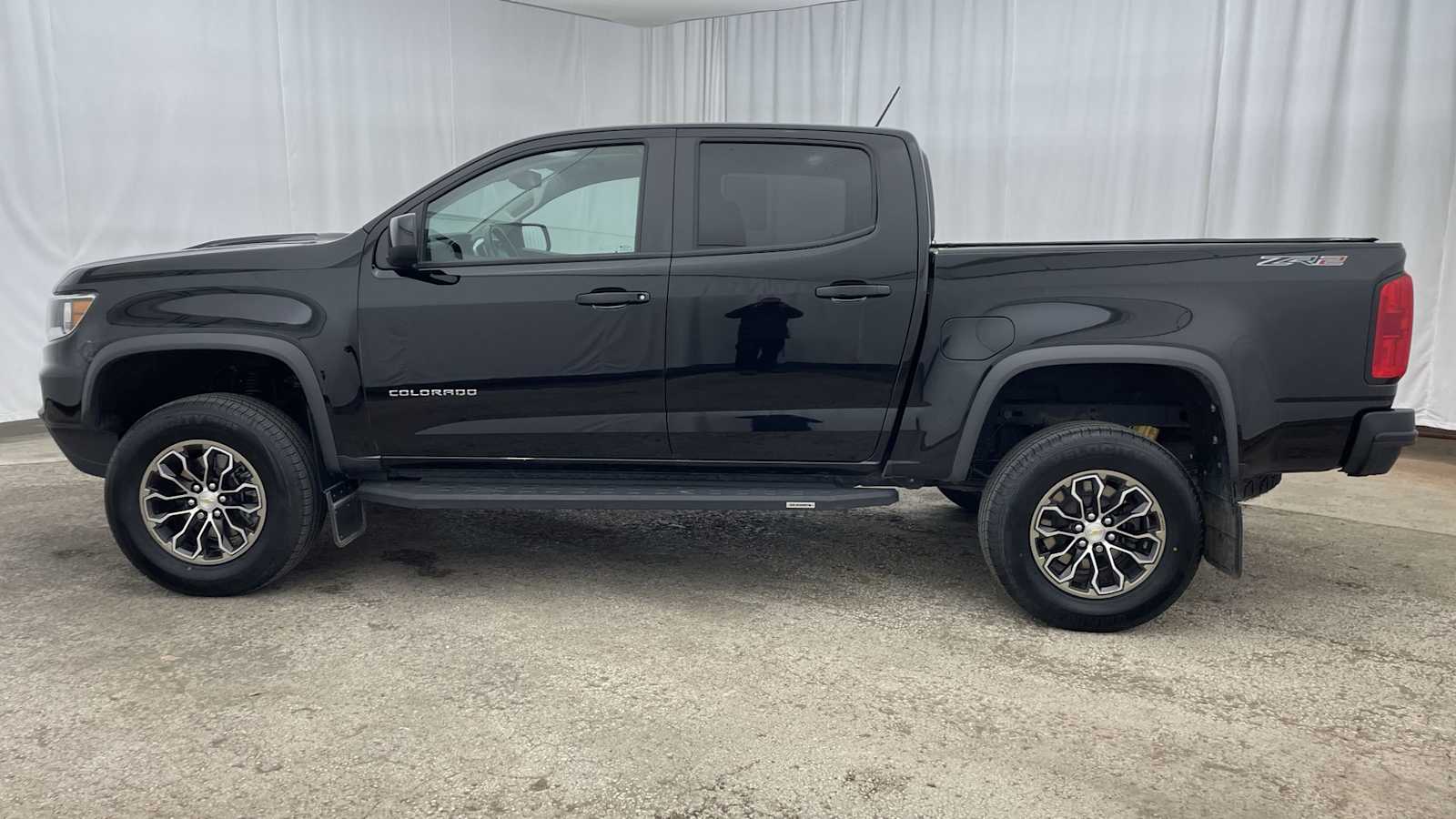 Thumbnail: 2021 Chevrolet Colorado - 33