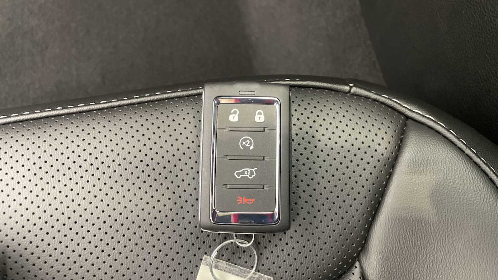 Thumbnail: 2025 Jeep Grand Cherokee - 25