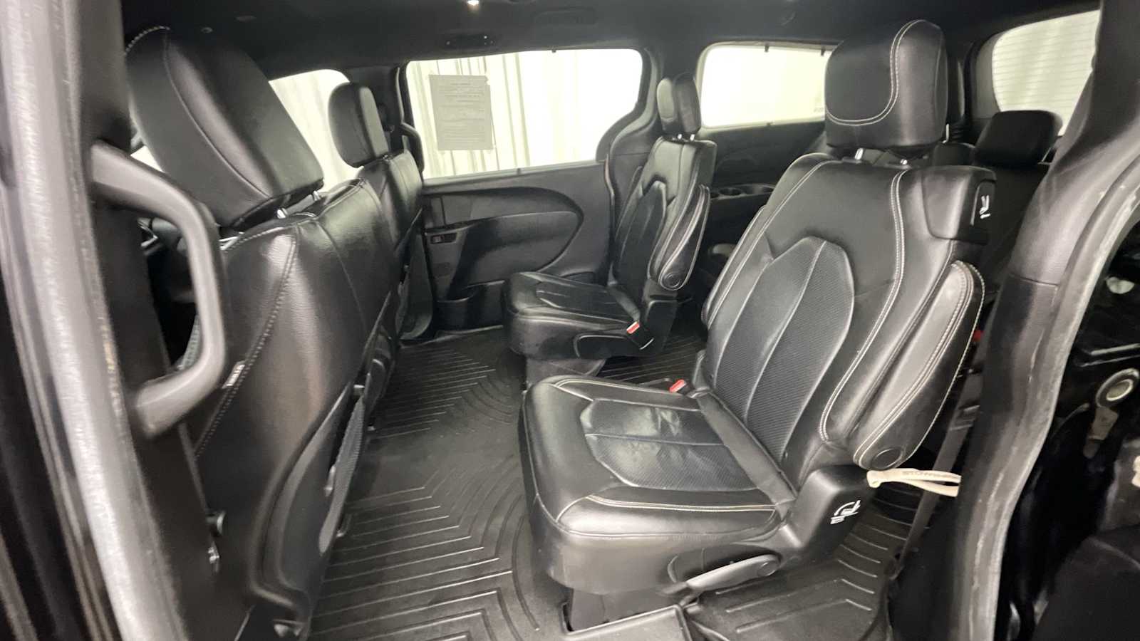 Thumbnail: 2019 Chrysler Pacifica - 8