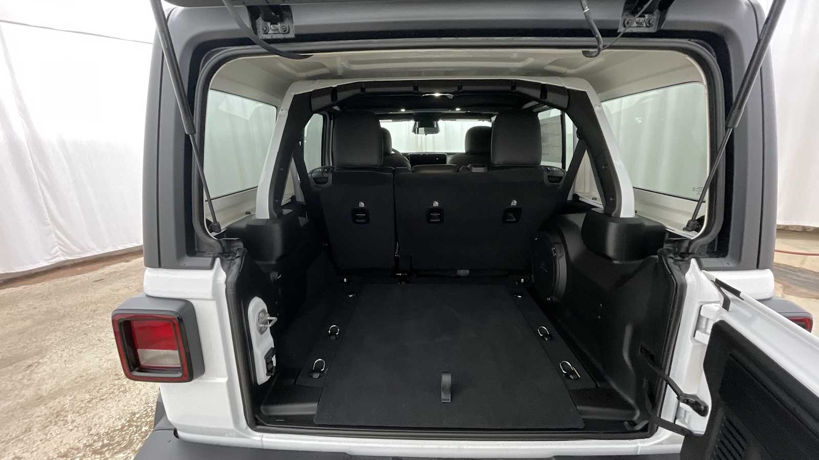 Thumbnail: 2026 Jeep Wrangler - 31