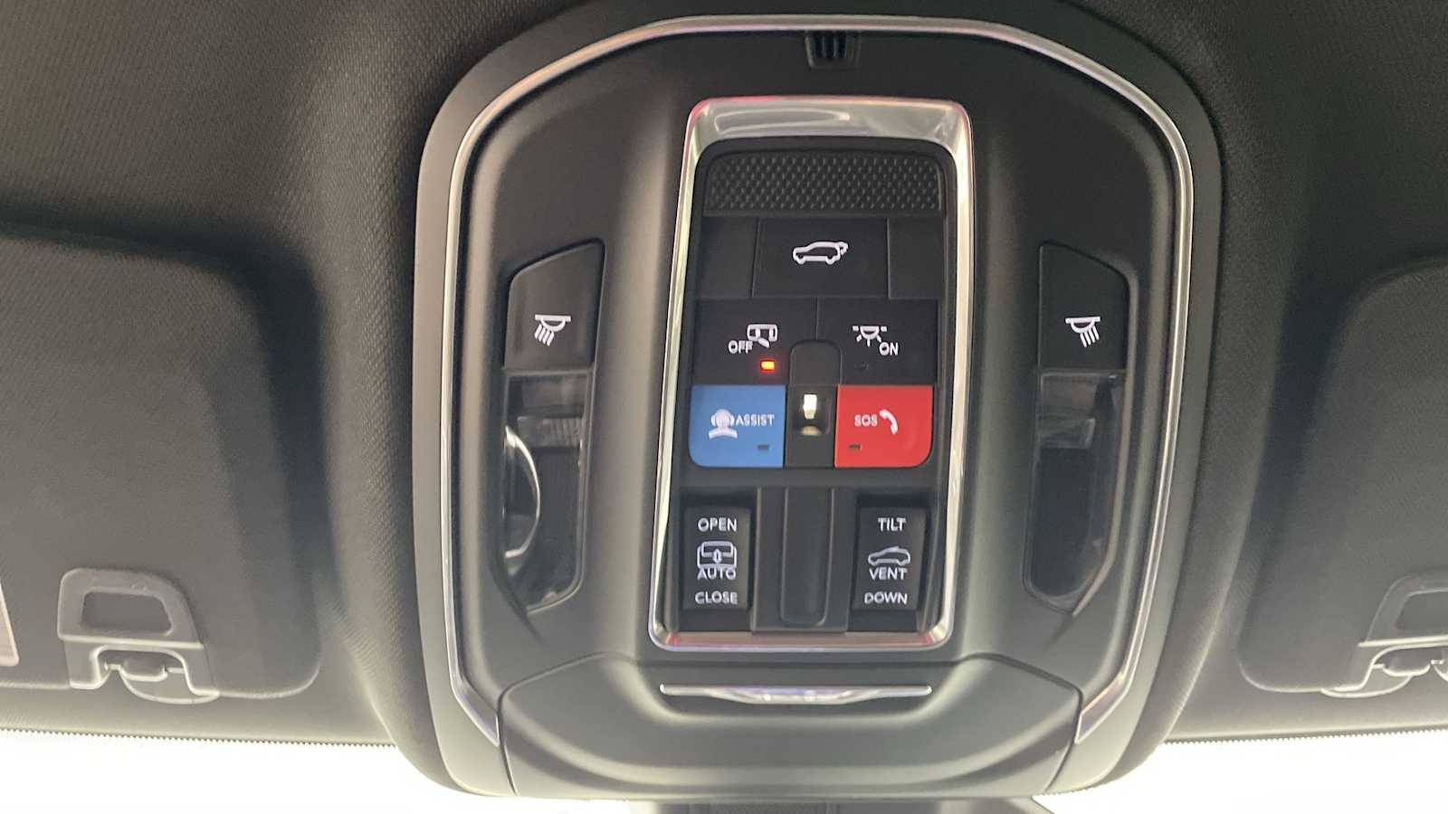 Thumbnail: 2025 Jeep Grand Cherokee - 23