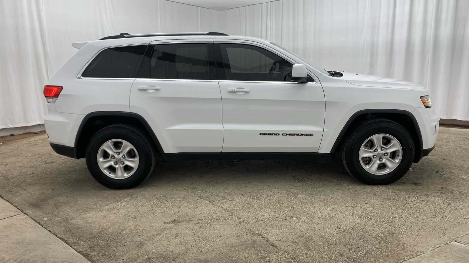 Thumbnail: 2017 Jeep Grand Cherokee - 15