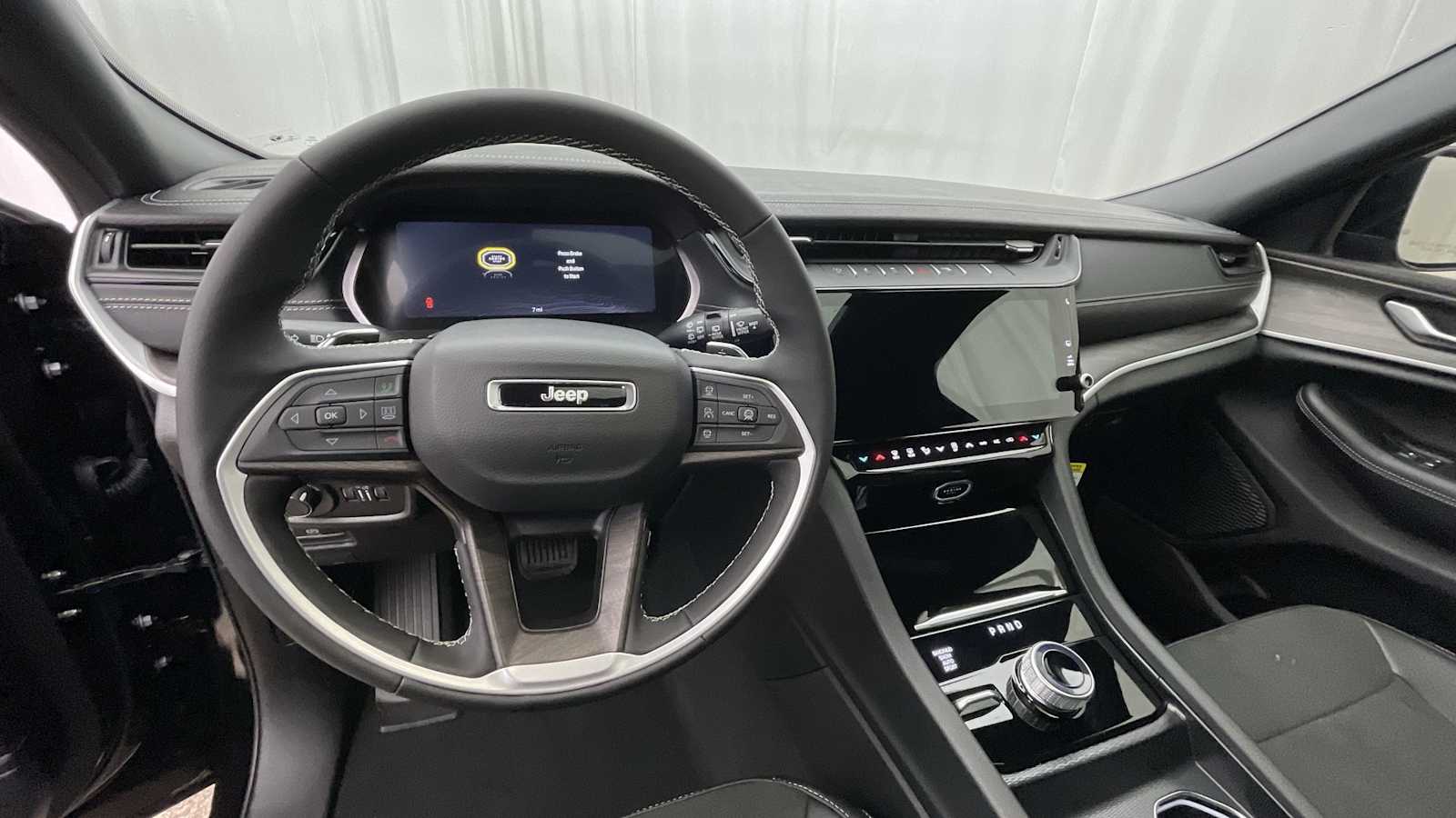 Thumbnail: 2026 Jeep Grand Cherokee - 3