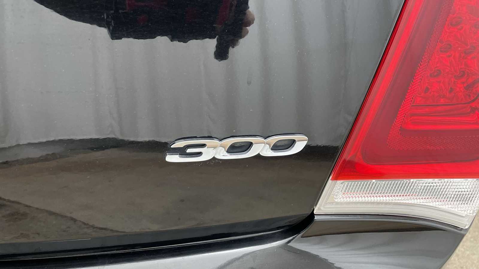 Thumbnail: 2020 Chrysler 300 - 39