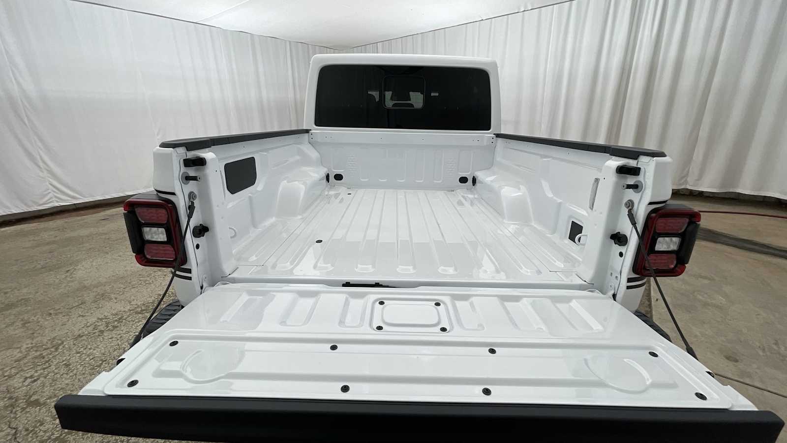 Thumbnail: 2026 Jeep Gladiator - 31