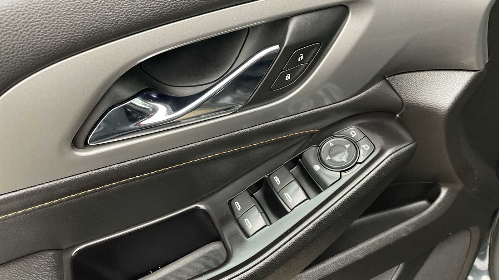 Thumbnail: 2020 Chevrolet Traverse - 6