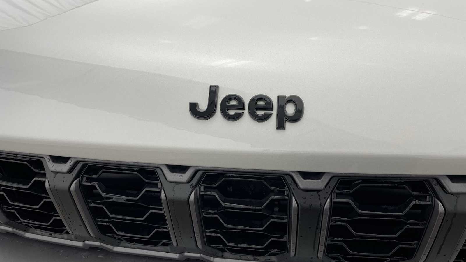Thumbnail: 2026 Jeep Grand Cherokee - 39