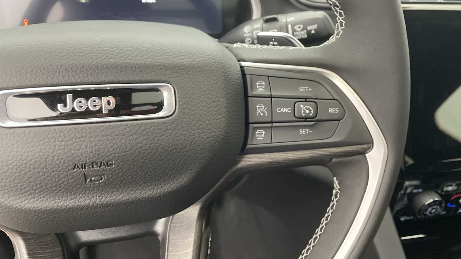 Thumbnail: 2025 Jeep Grand Cherokee - 17