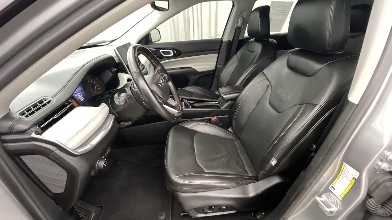 Thumbnail: 2022 Jeep Compass - 5