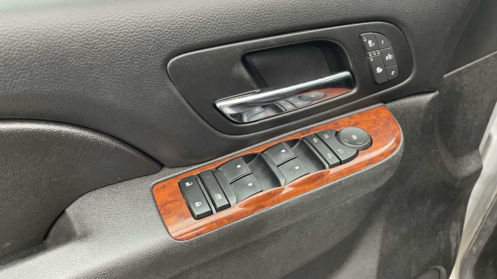 Thumbnail: 2014 Chevrolet Suburban - 6