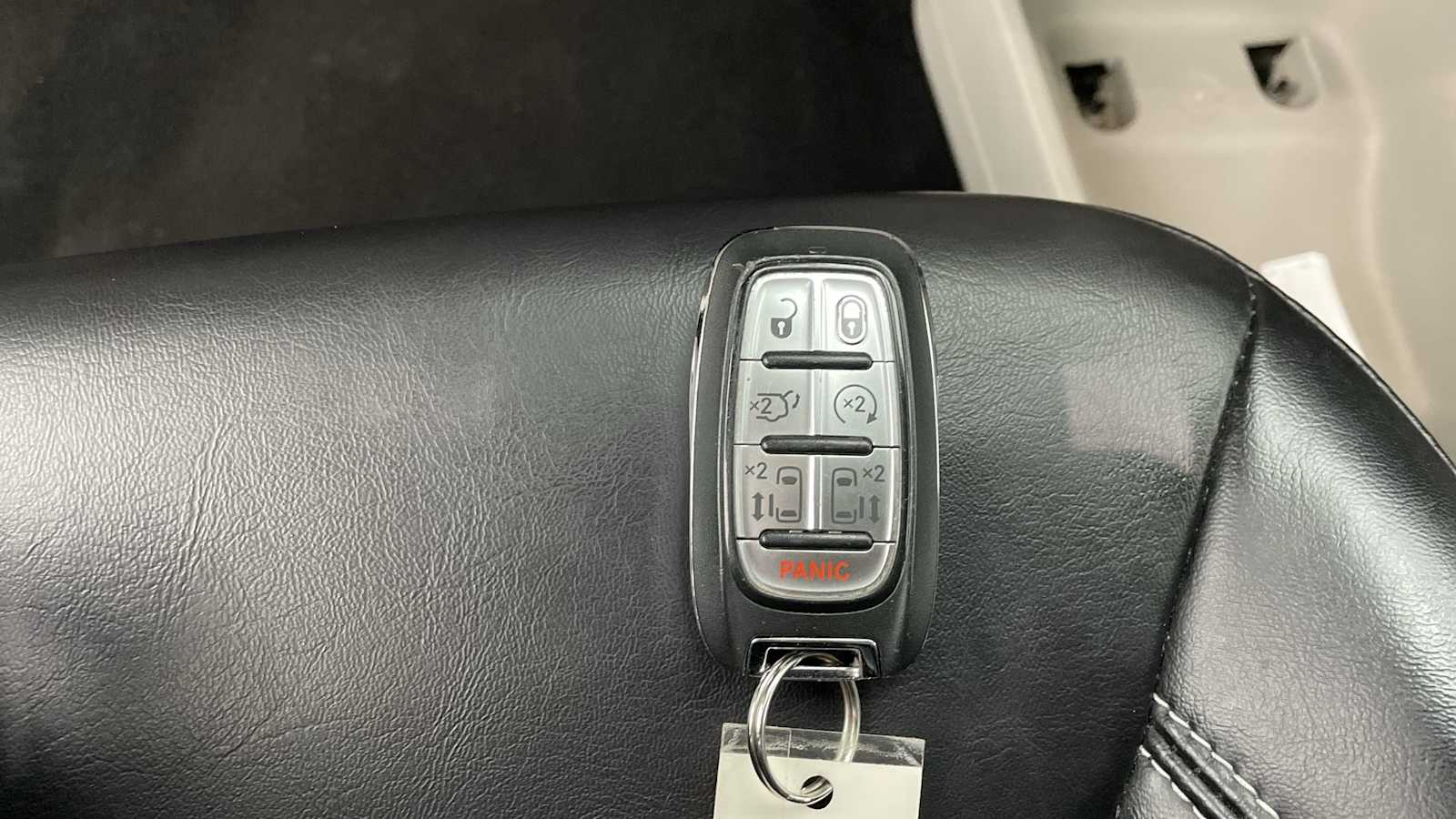 Thumbnail: 2023 Chrysler Pacifica - 22