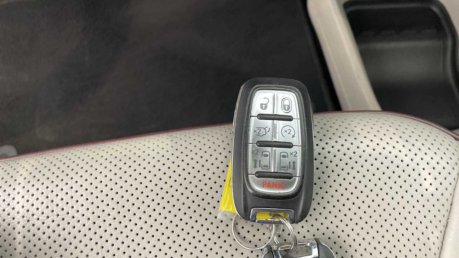 Thumbnail: 2020 Chrysler Pacifica - 25