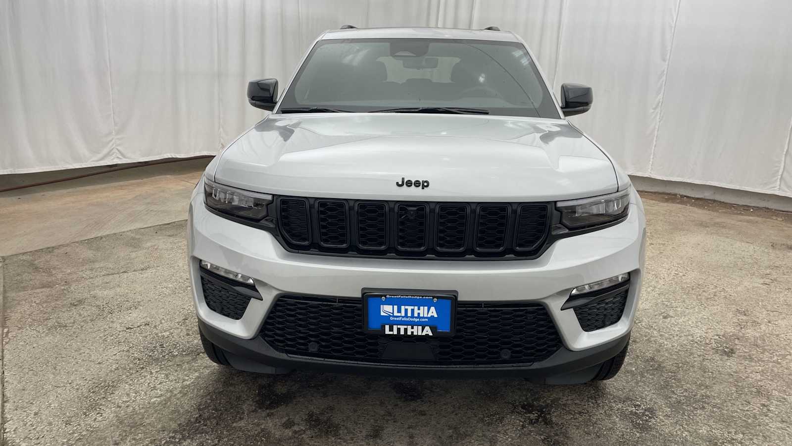 Thumbnail: 2025 Jeep Grand Cherokee - 40