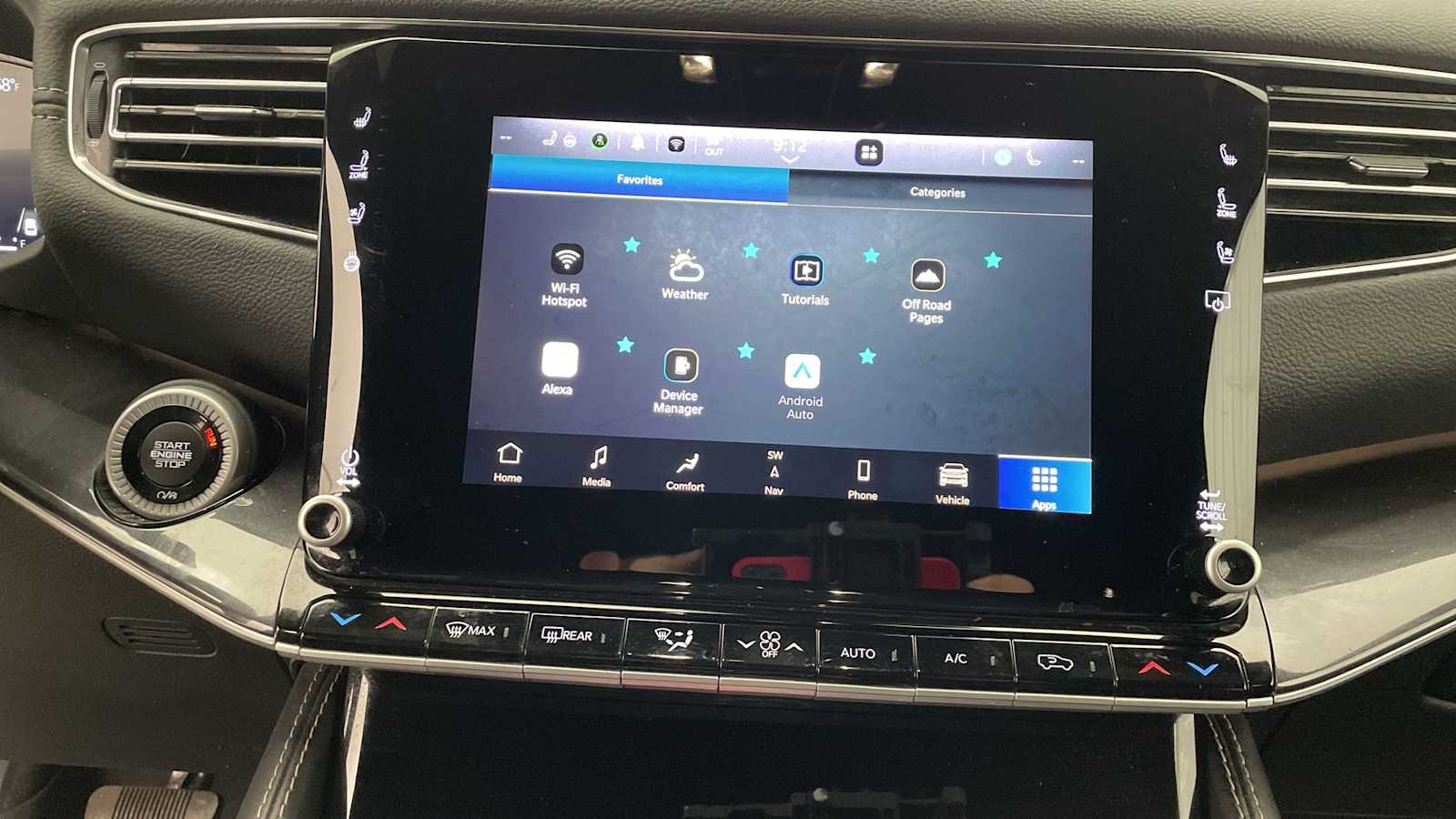 Thumbnail: 2023 Jeep Wagoneer - 24