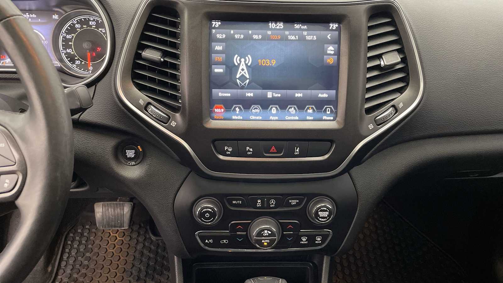 Thumbnail: 2019 Jeep Cherokee - 19