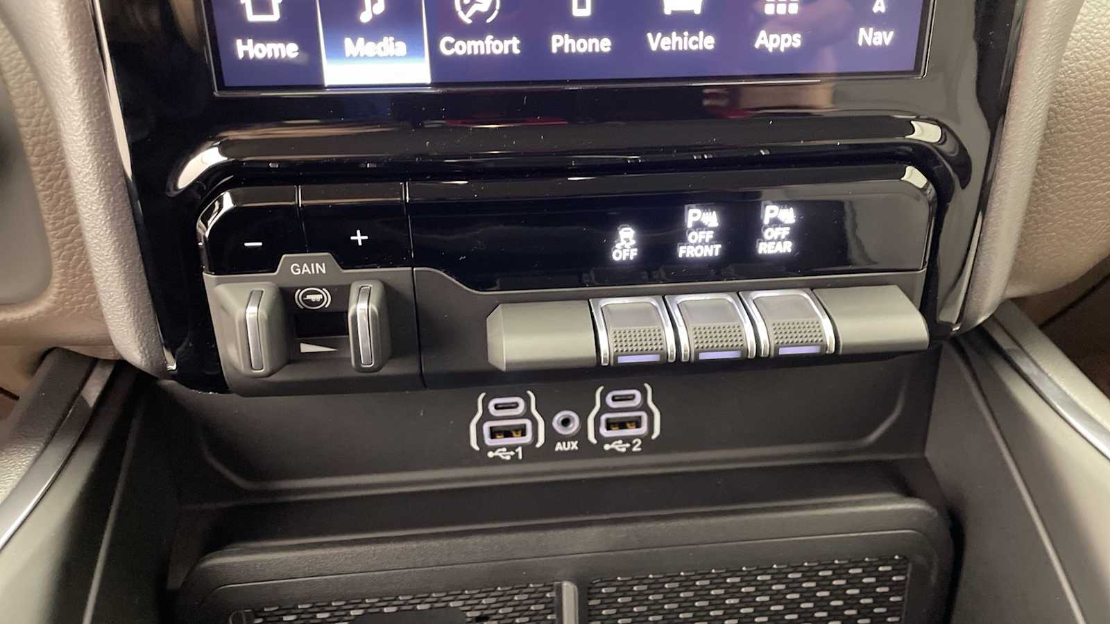 Thumbnail: 2026 RAM 1500 - 24
