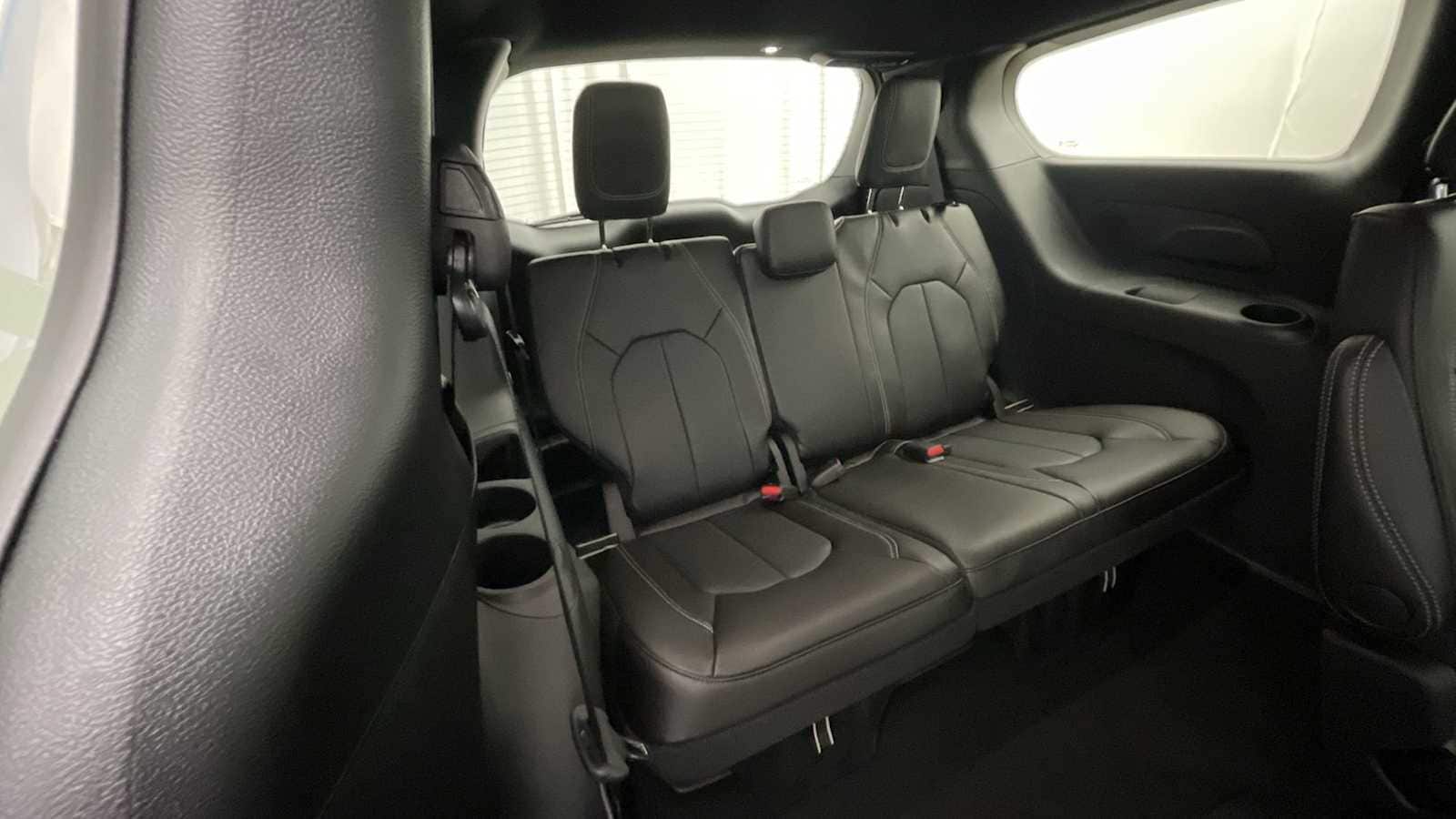 Thumbnail: 2026 Chrysler Pacifica - 11