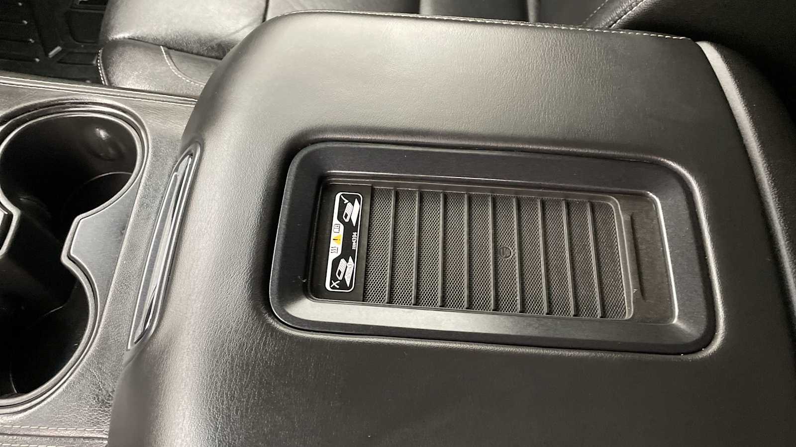 Thumbnail: 2016 Chevrolet Tahoe - 26