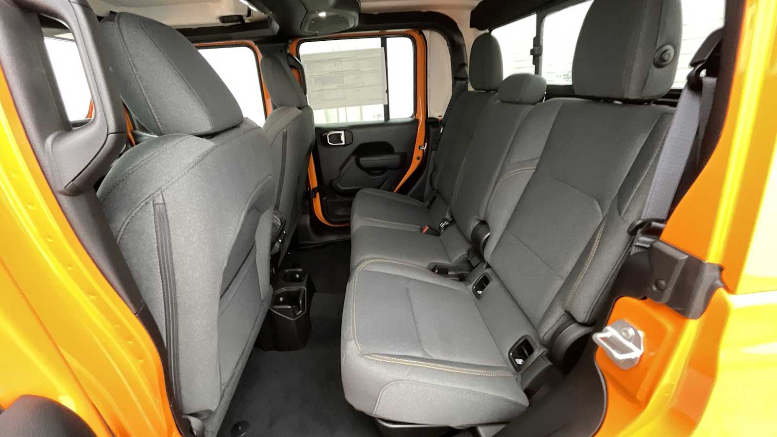 Thumbnail: 2025 Jeep Gladiator - 10