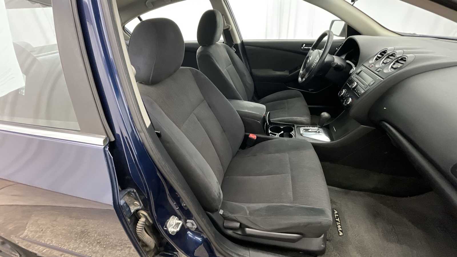 Thumbnail: 2012 Nissan Altima - 9