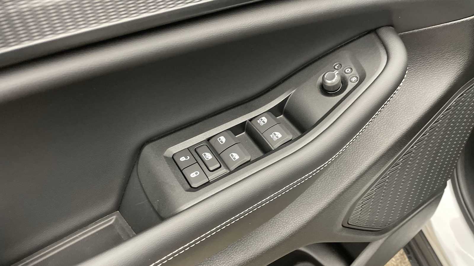 Thumbnail: 2025 Jeep Grand Cherokee - 6