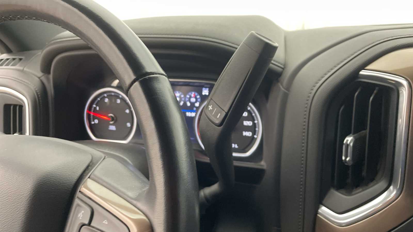 Thumbnail: 2022 Chevrolet Silverado 3500 - 20