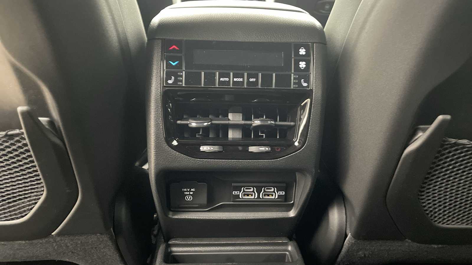 Thumbnail: 2025 Jeep Grand Cherokee - 28