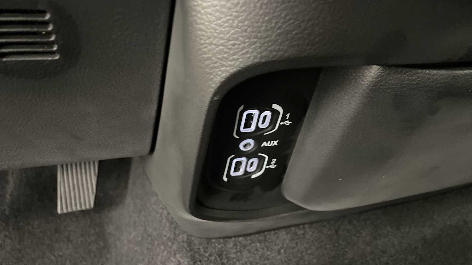 Thumbnail: 2025 RAM 1500 - 17