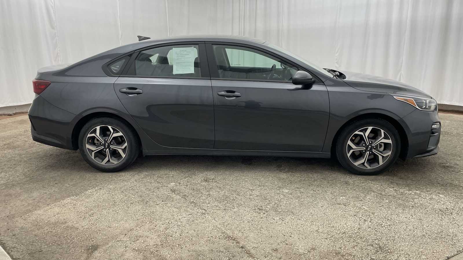 Thumbnail: 2021 Kia Forte - 30