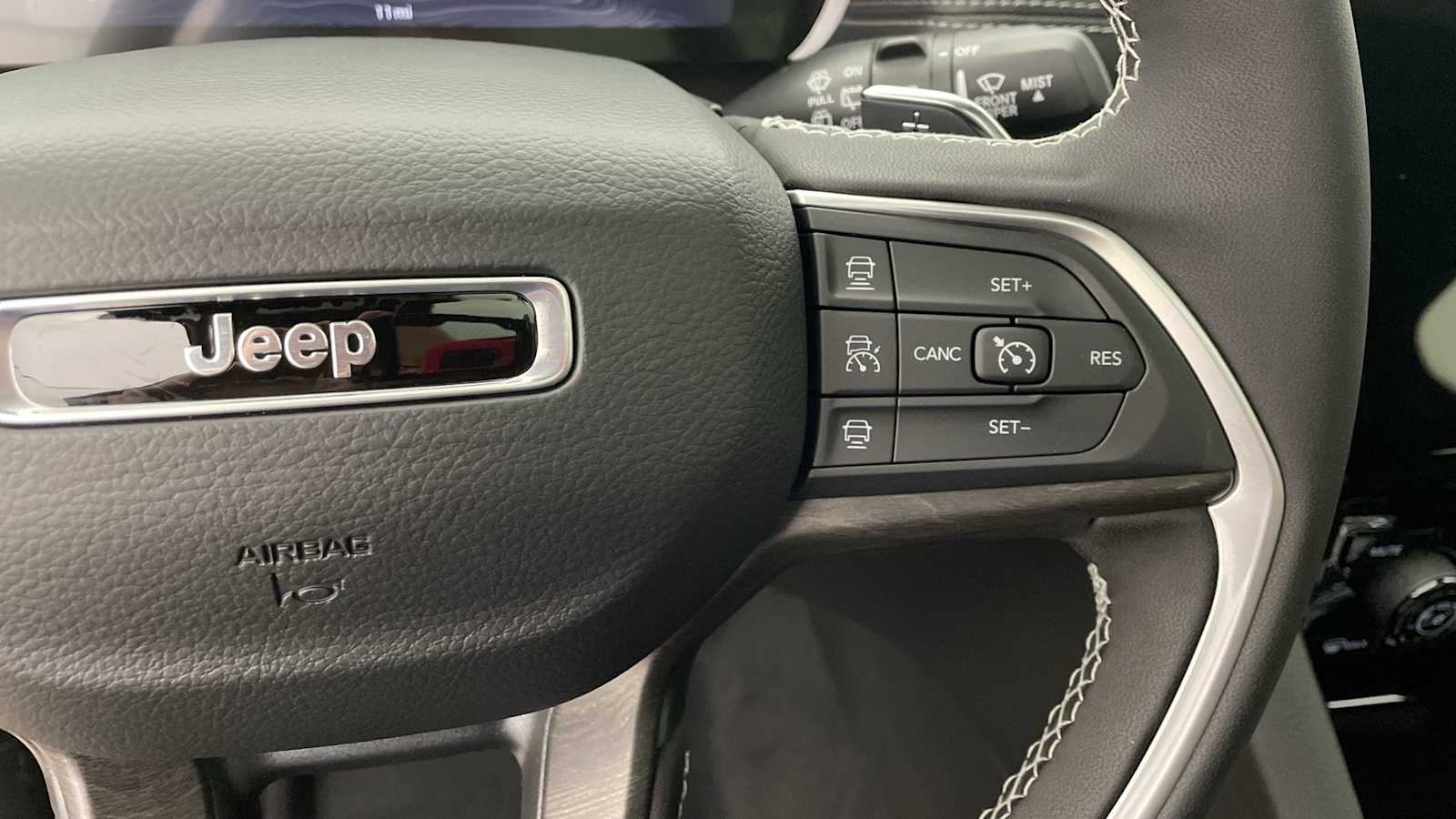 Thumbnail: 2025 Jeep Grand Cherokee - 17