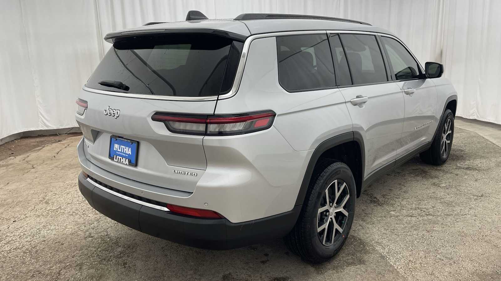 Thumbnail: 2025 Jeep Grand Cherokee - 37