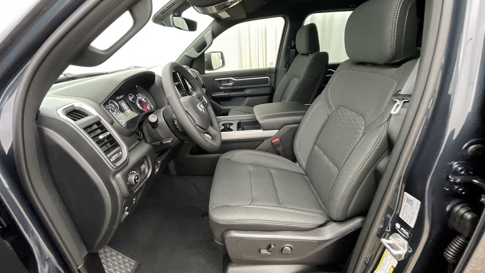 Thumbnail: 2026 RAM 1500 - 5