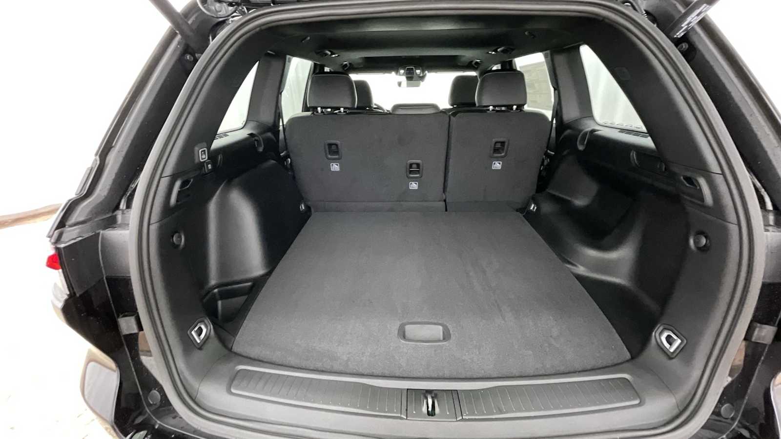 Thumbnail: 2026 Jeep Grand Cherokee - 30